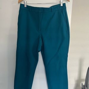 WHITE HOUSE BLACK MARKET cropped trousers. Blue laguna color